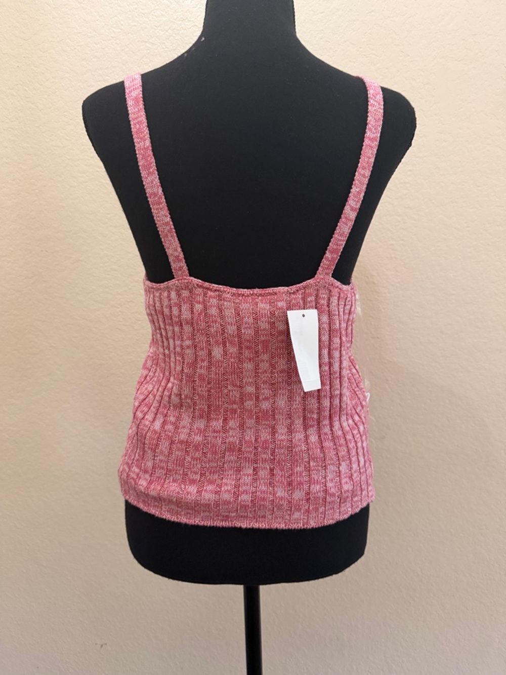 Pink Ribbed Knit V-Neck Tank Top - Picture 3 of 3